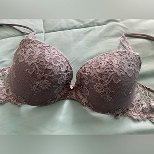 Victoria’s Secret “very sexy” padded bra